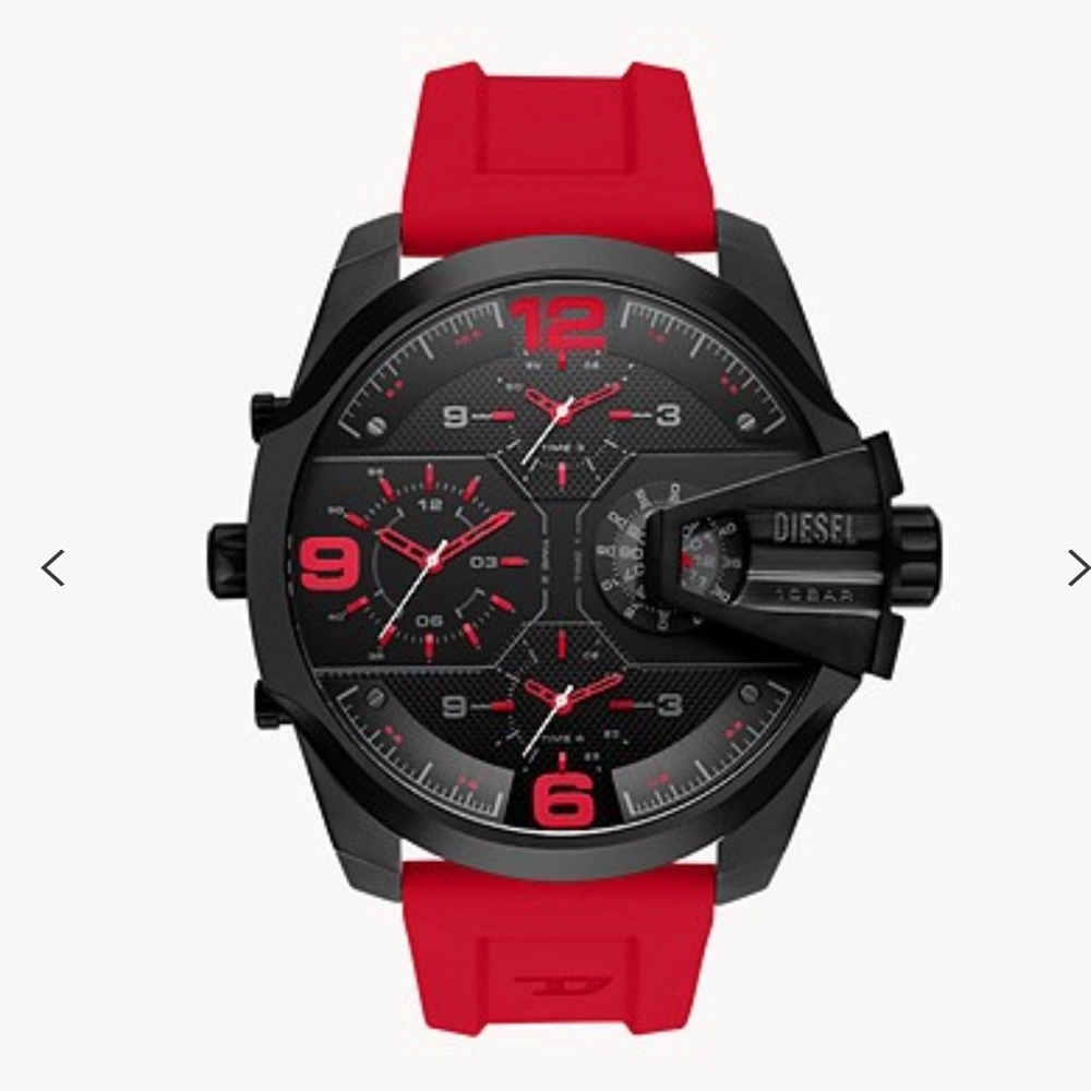 Diesel Uber Chief 2005
Three-Hand Red Silicone Watch
